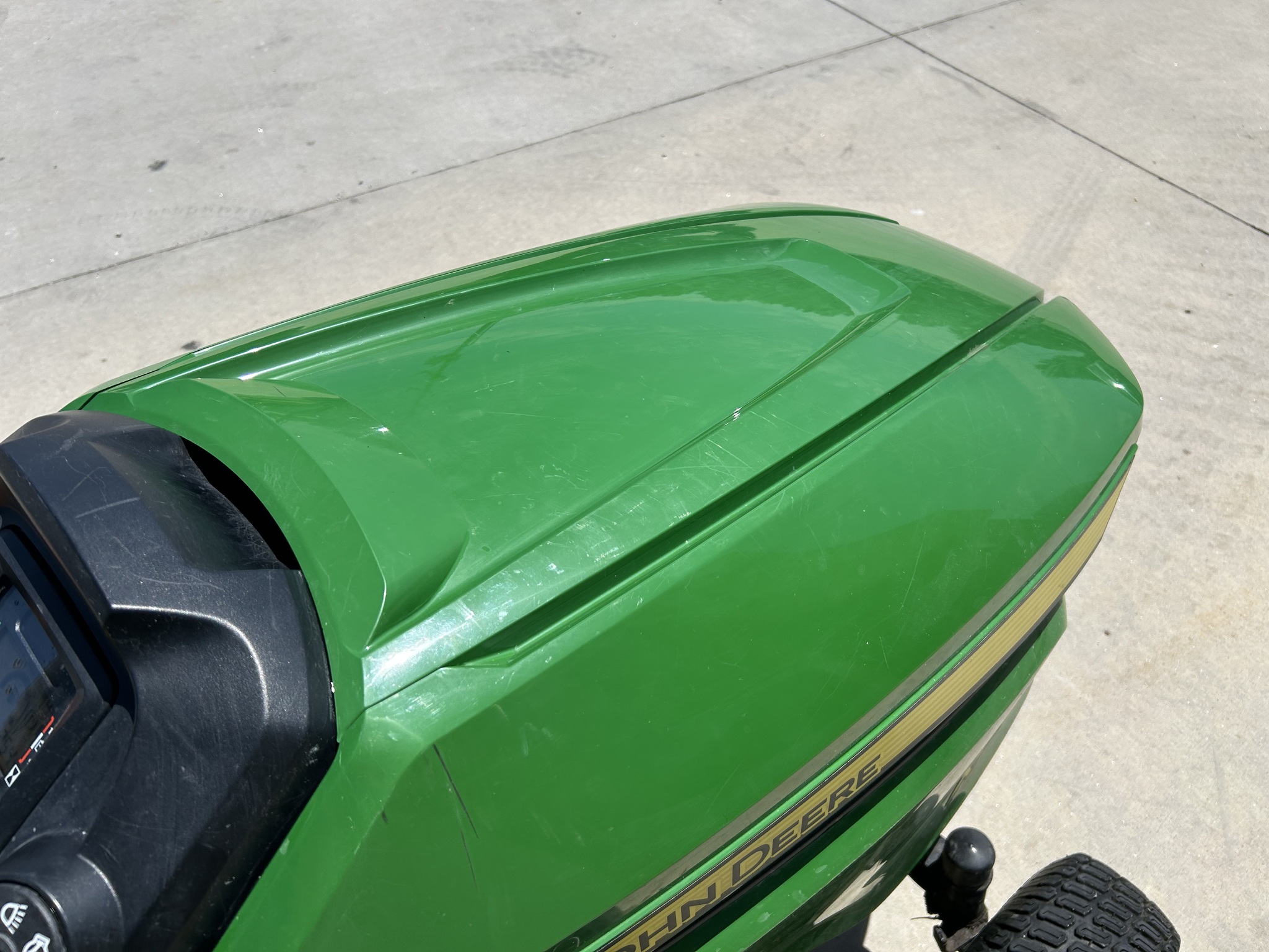  2021 John Deere X354 at Heritage Tractor in Olathe, KS