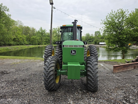 1991 John-Deere 4555