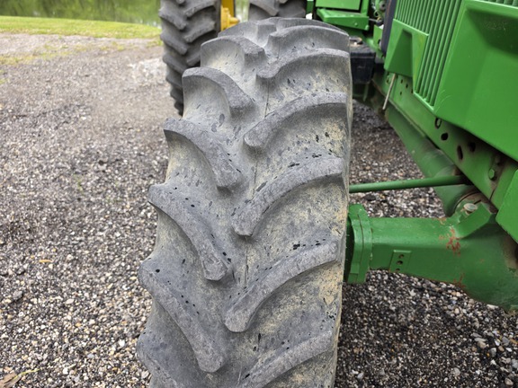 1991 John-Deere 4555