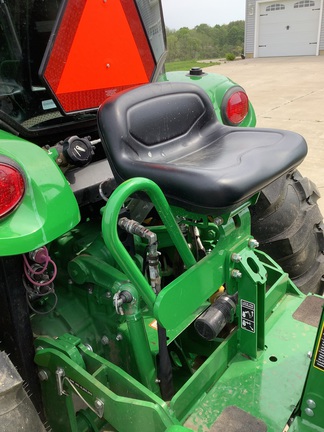 Photo of 2019 John Deere 4066R