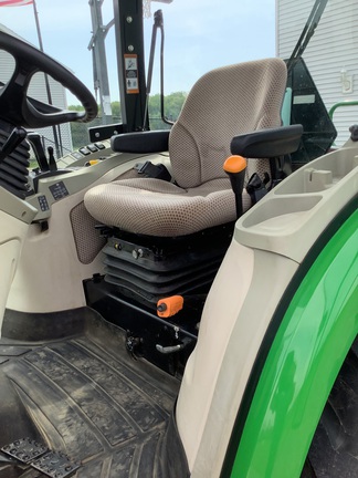 Photo of 2019 John Deere 4066R