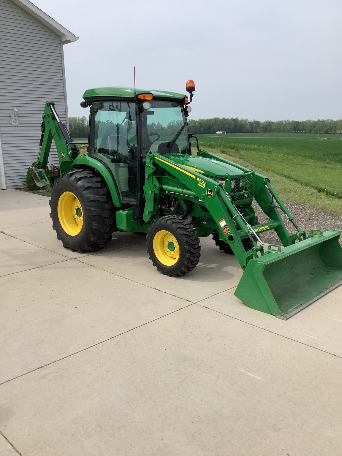 2019 John Deere 4066R