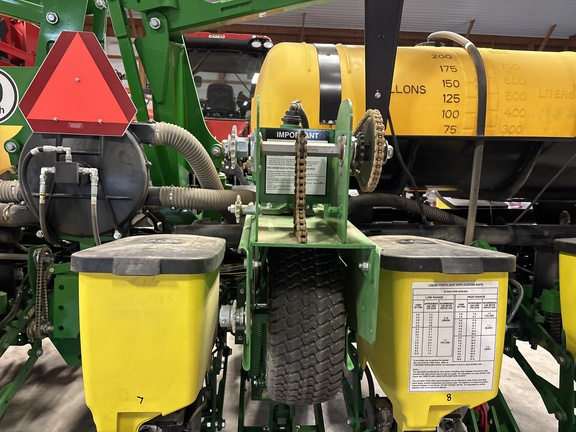 Used 2025 John Deere 1765 Planters: Drawn at Koenig Equipment in Anna, OH - Photo14