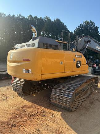 2023 John Deere 210G LC