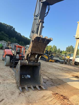 2023 John Deere 210G LC