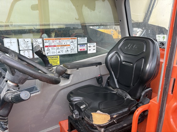 2021 JLG 1055