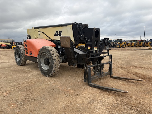 2021 JLG 1055