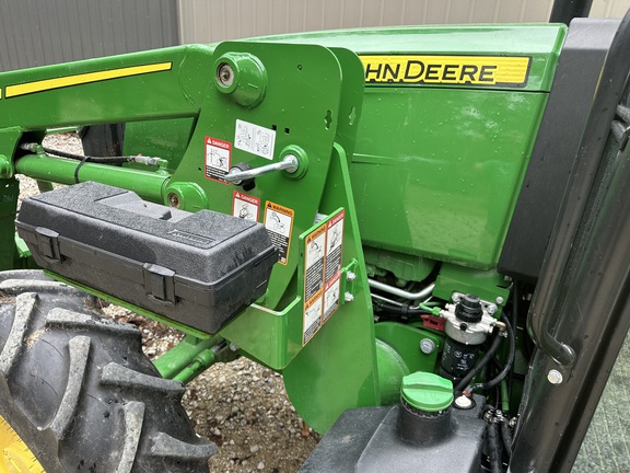 Photo of 2022 John Deere 5100E