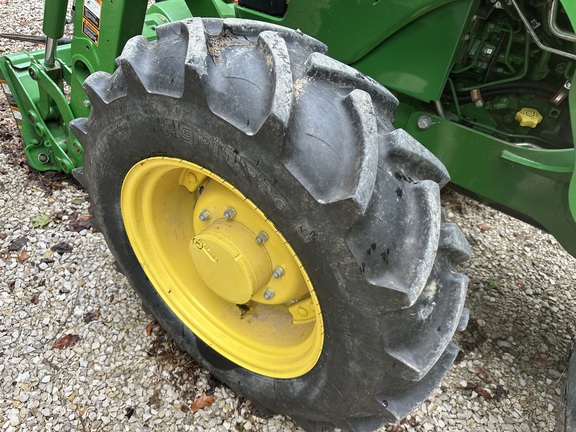 Photo of 2022 John Deere 5100E