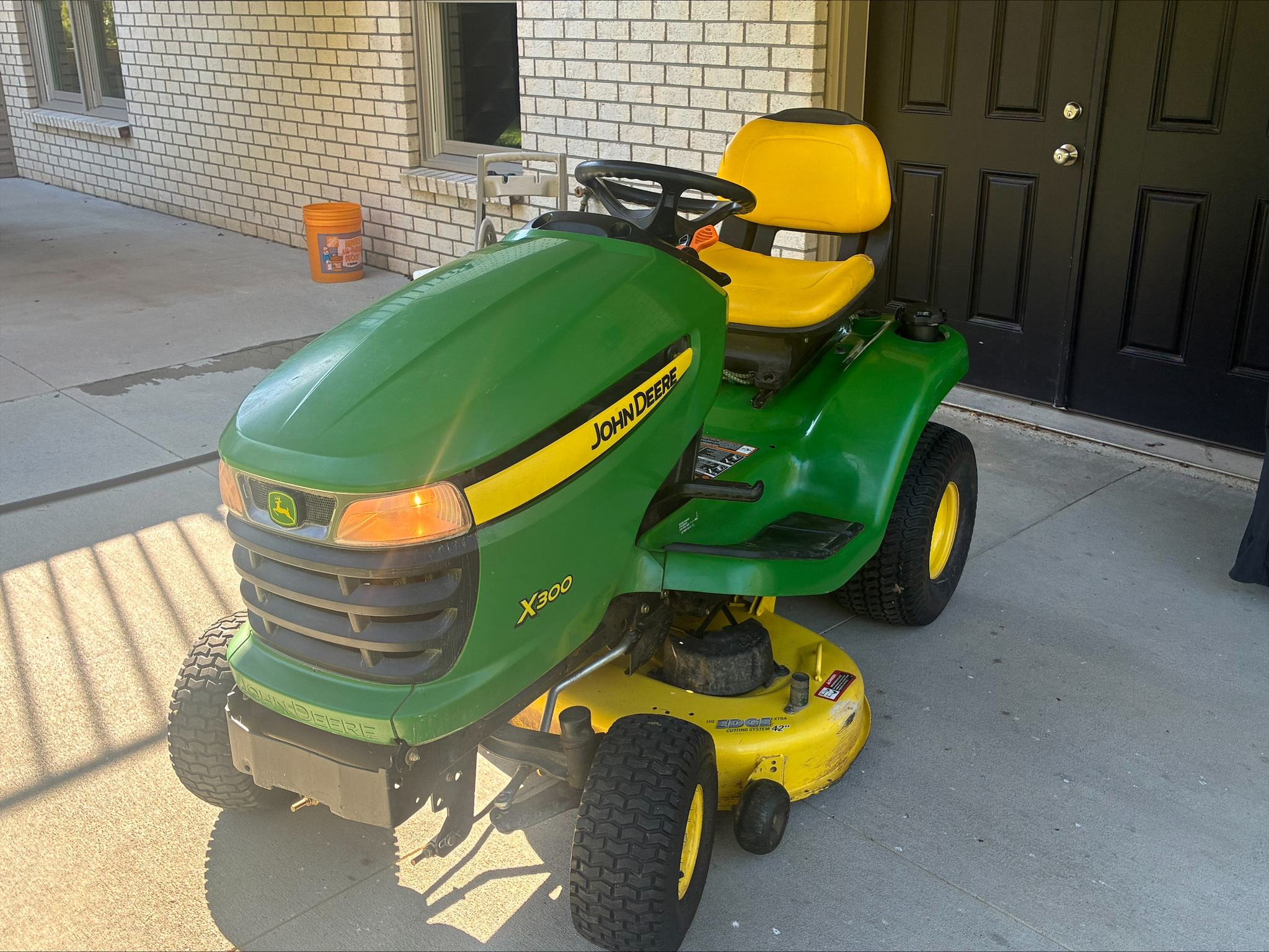 Used 2013 John Deere X300 Lawn & Garden Tractors at Koenig Equipment in Lebanon, OH - PhotoXL1