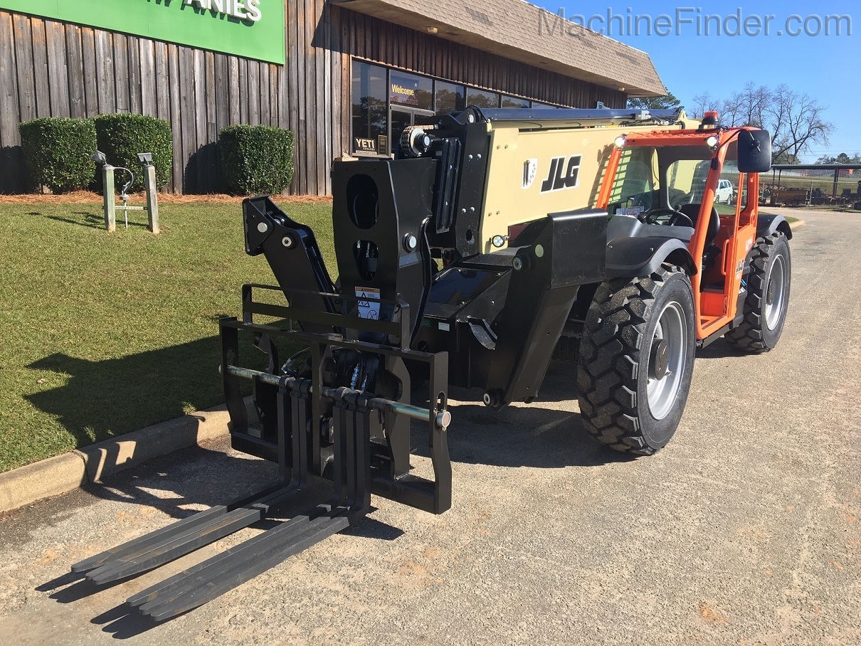 2020 JLG 1055 Image 6