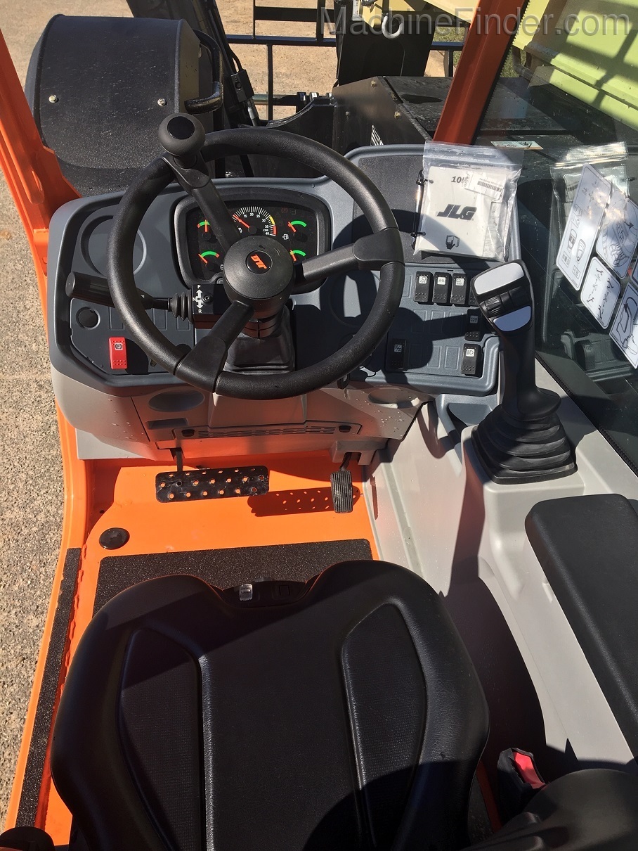 2020 JLG 1055 Image 7