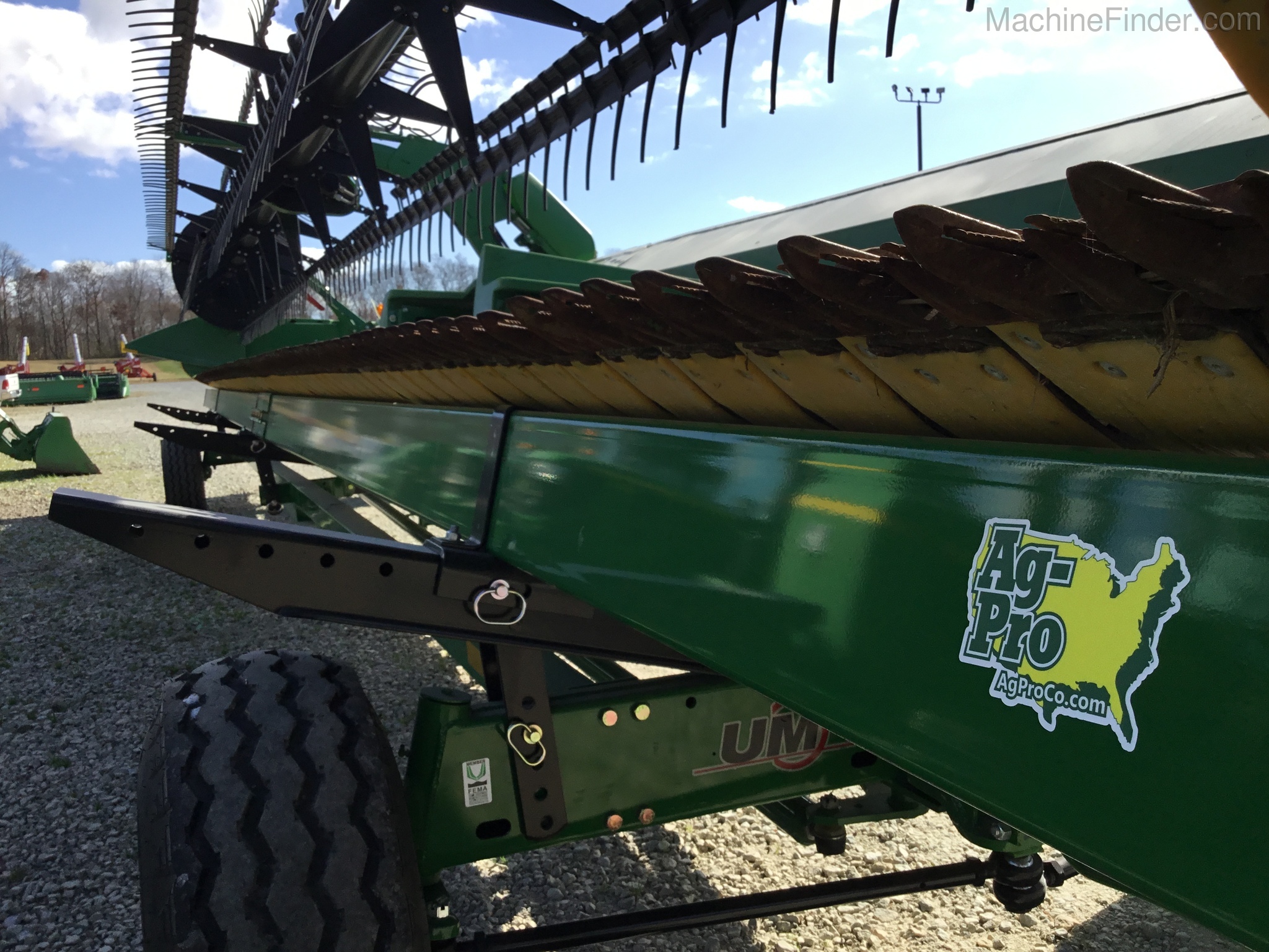2015 John Deere 640FD Image 3