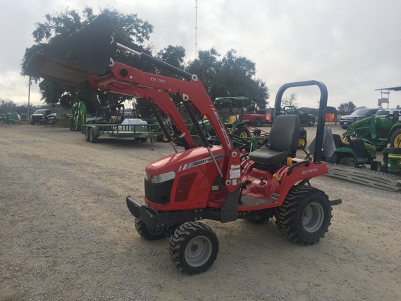2017 Massey Ferguson GC 1705 Image 2