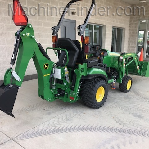 2020 John Deere 1025R Image 5