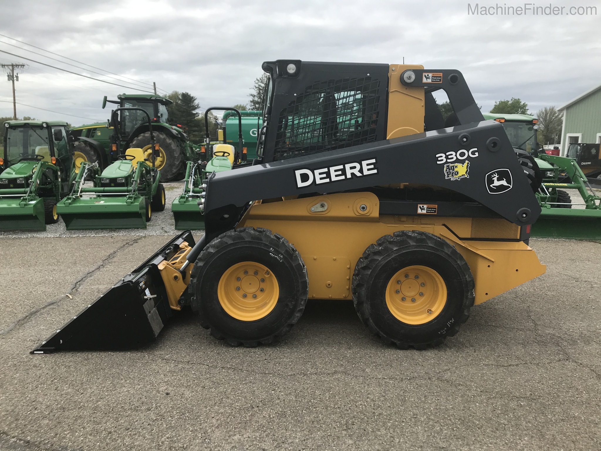 2018 John Deere 330G Image 2