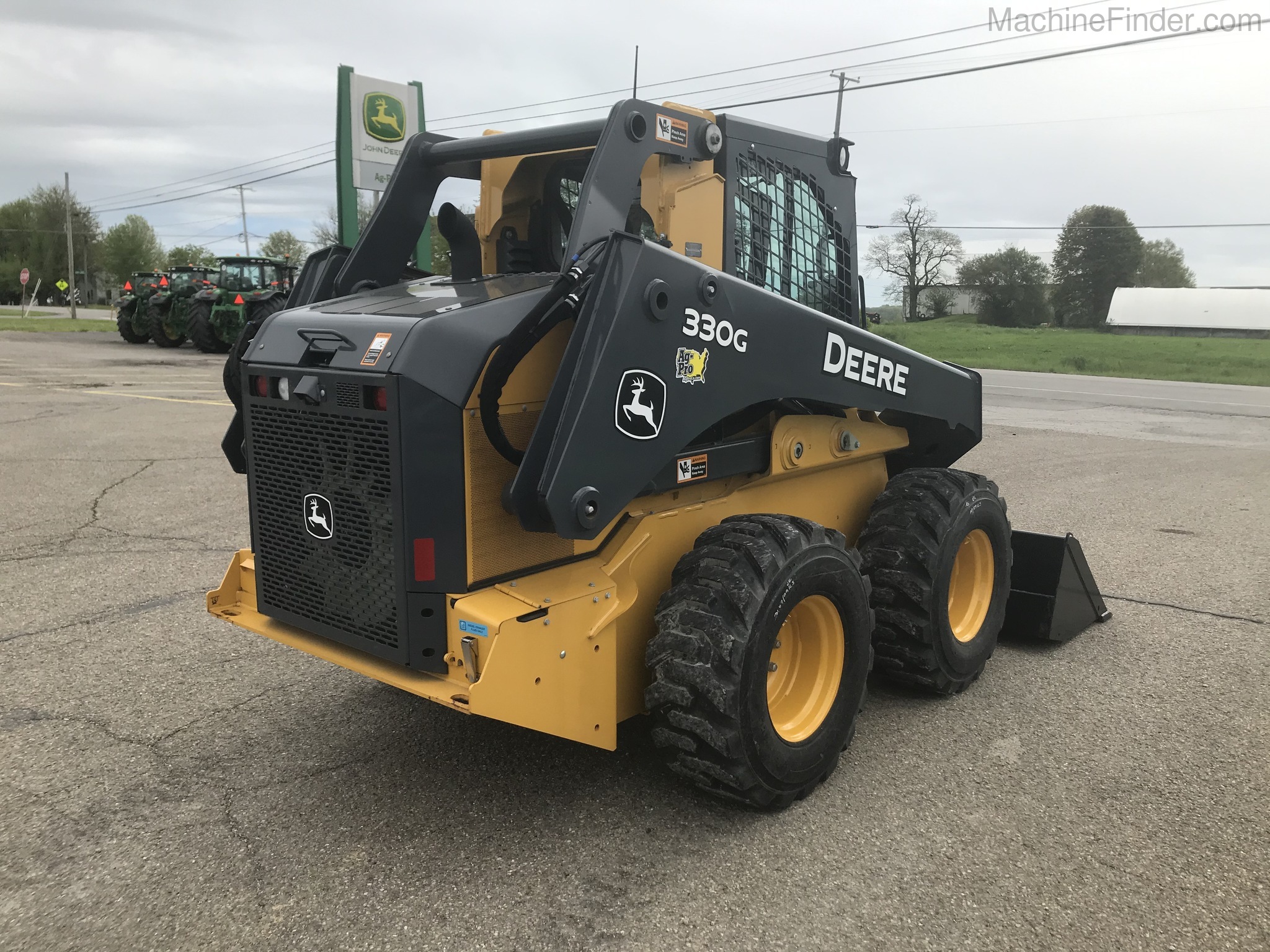2018 John Deere 330G Image 5