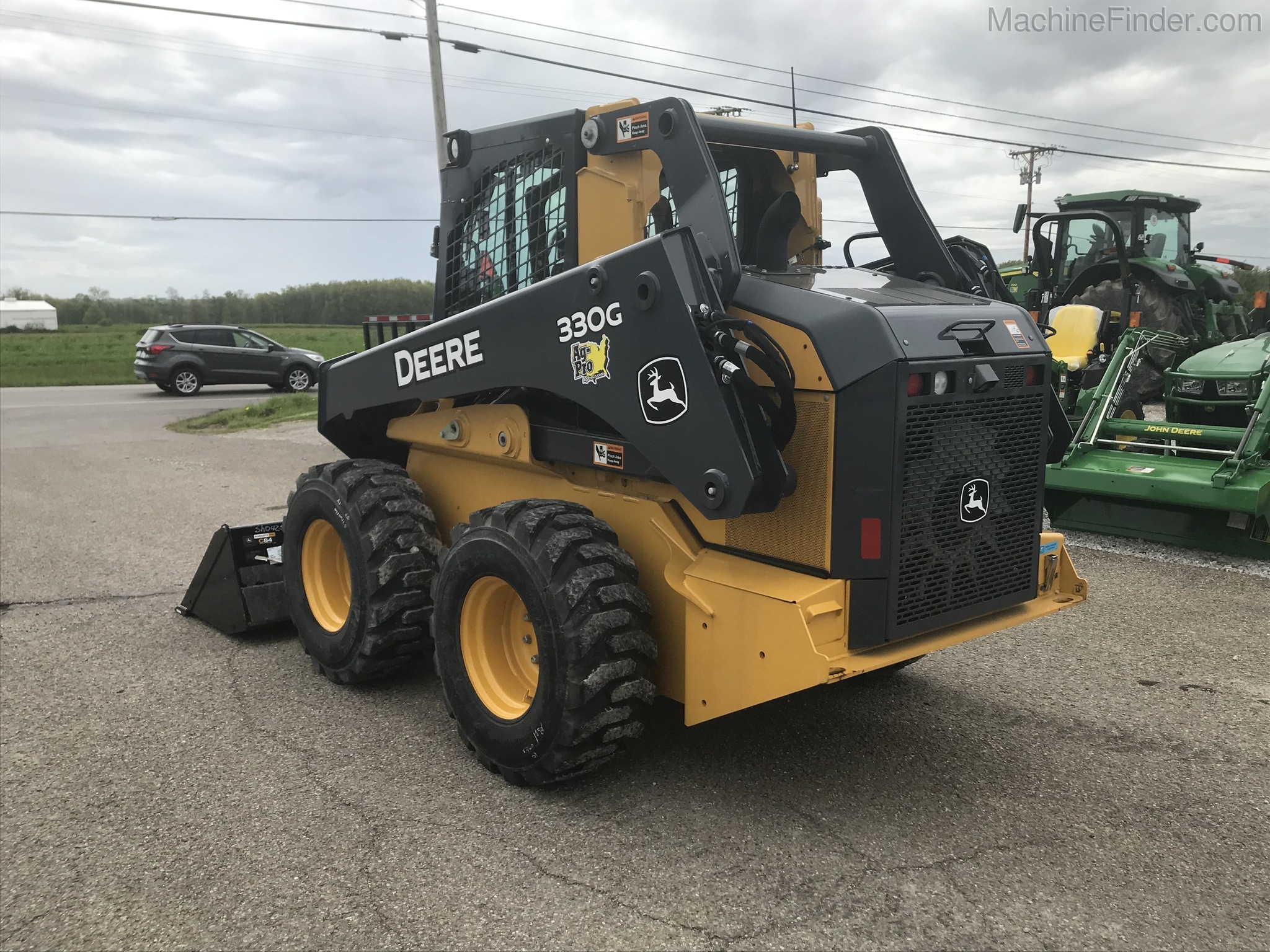 2018 John Deere 330G Image 3