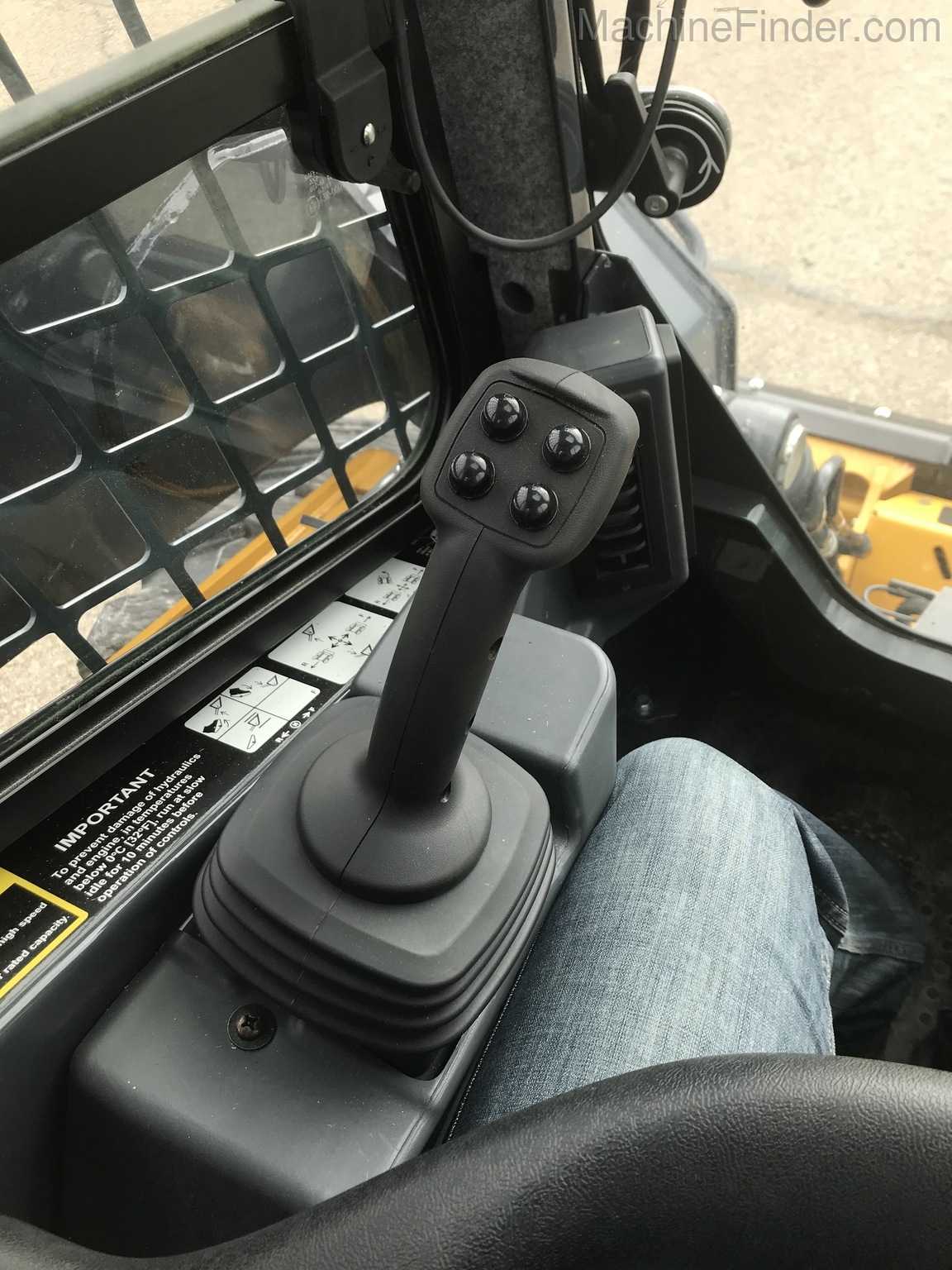 2018 John Deere 330G Image 13