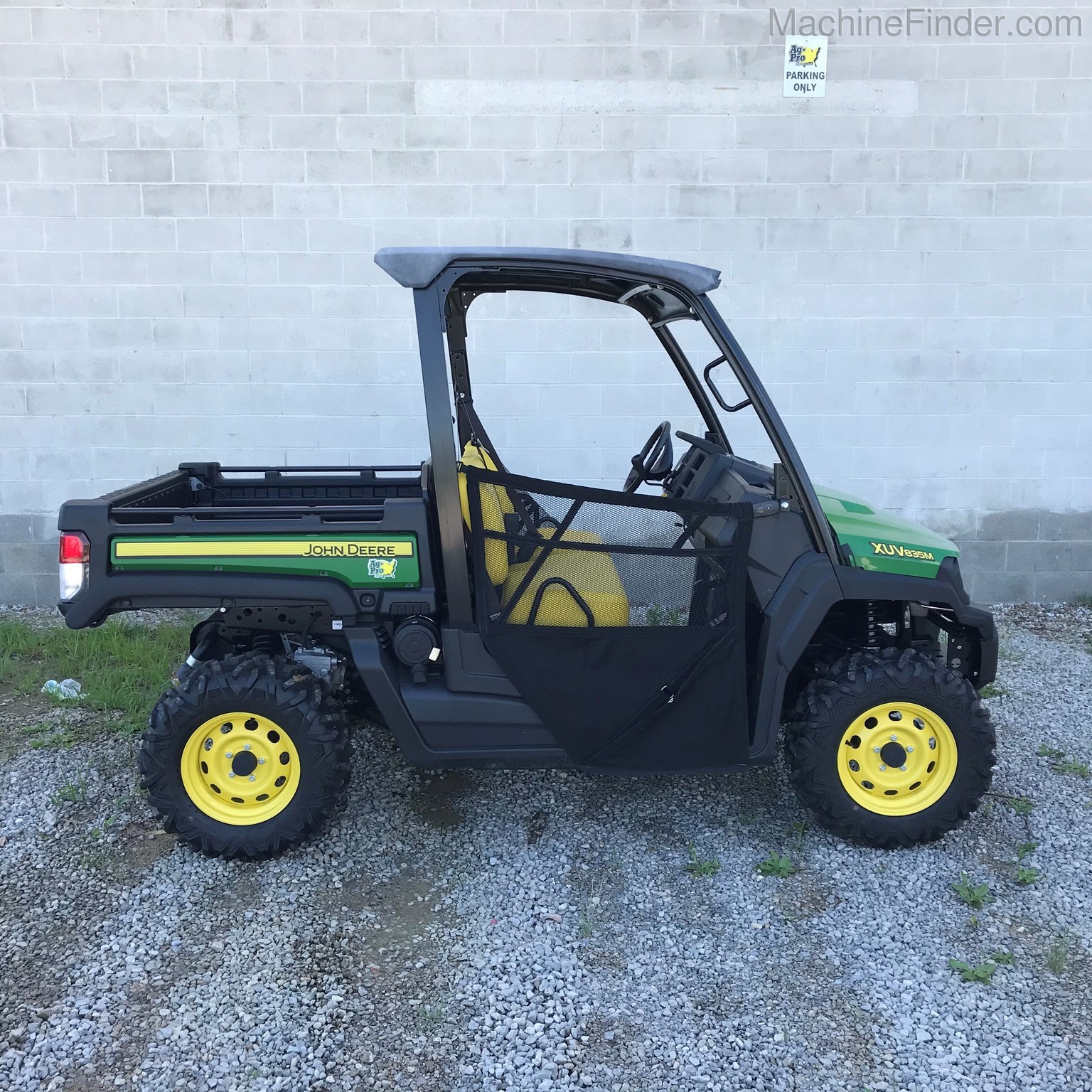 2020 John Deere 835M Image 4
