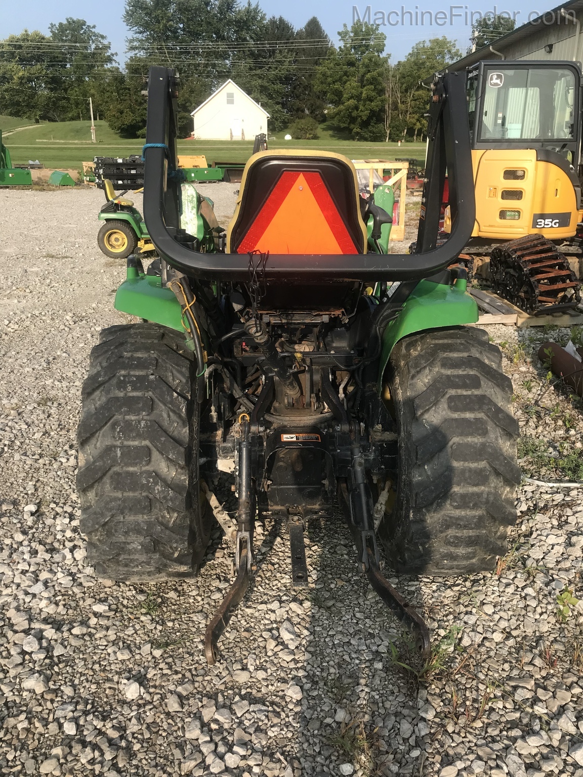 2012 John Deere 3320 Image 5