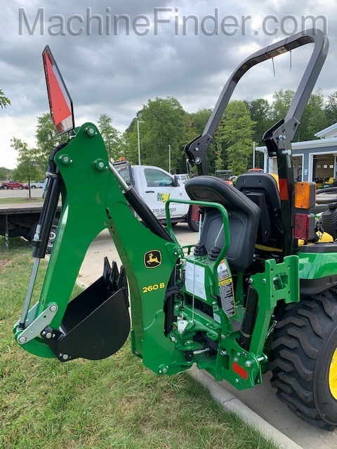 2020 John Deere 2025R TLB Image 6
