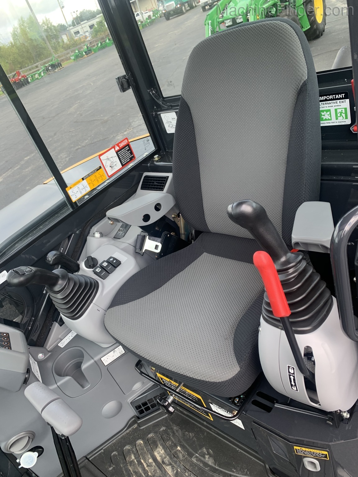 2020 John Deere 60G Image 7