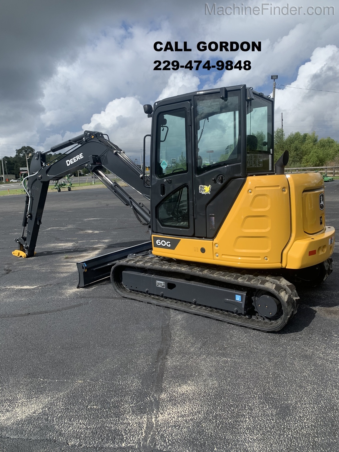 2020 John Deere 60G Image 11