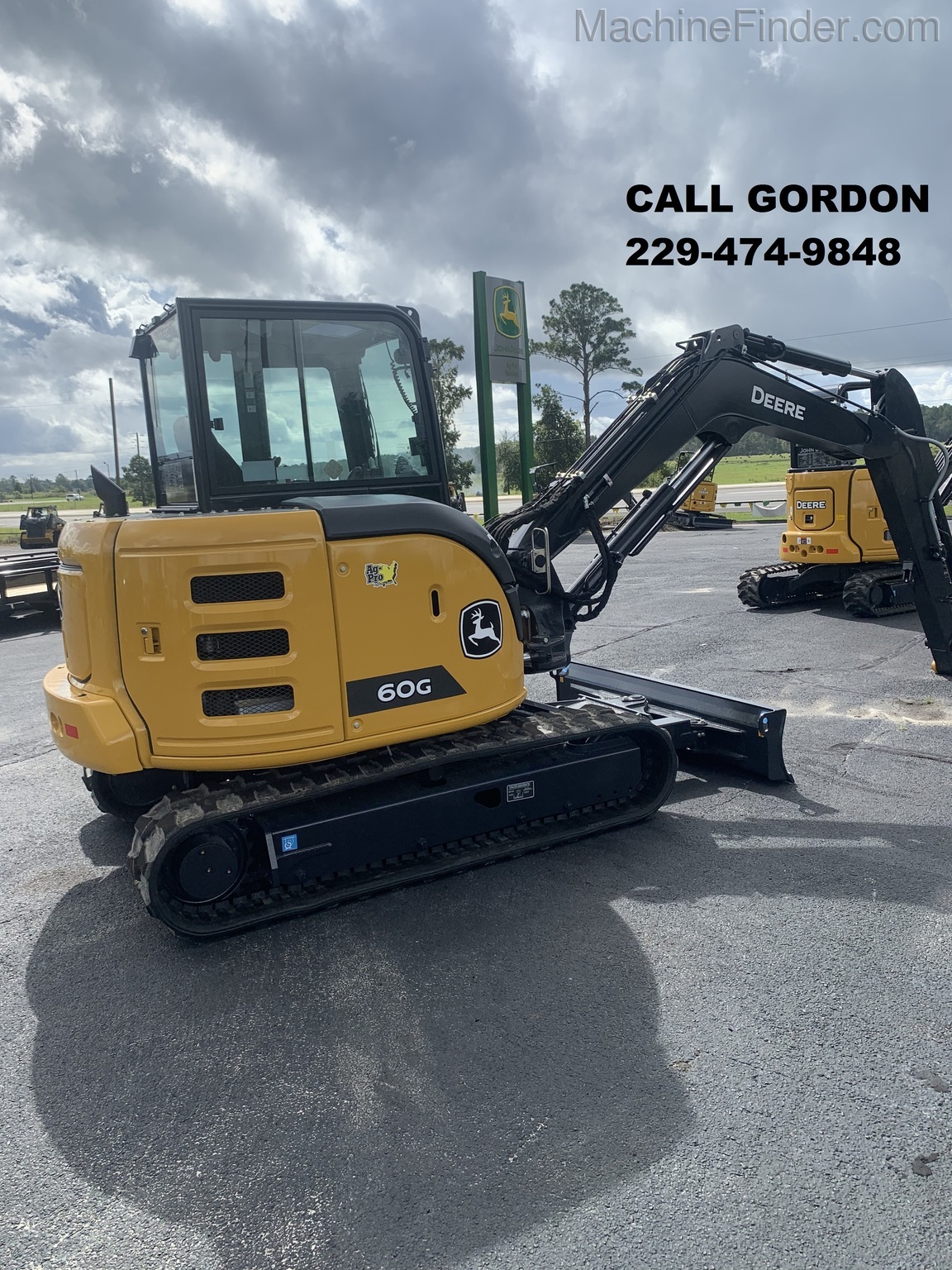 2020 John Deere 60G Image 12