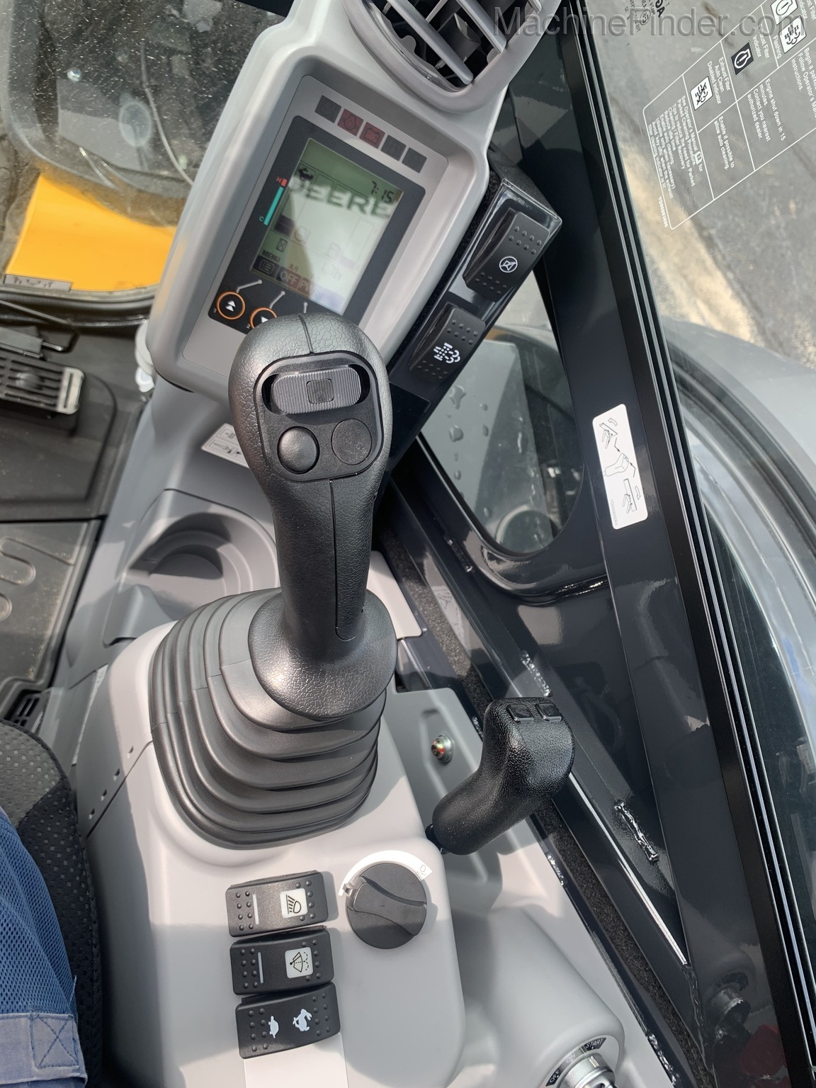 2020 John Deere 60G Image 9