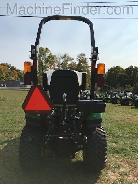 2020 John Deere 1025R Image 6