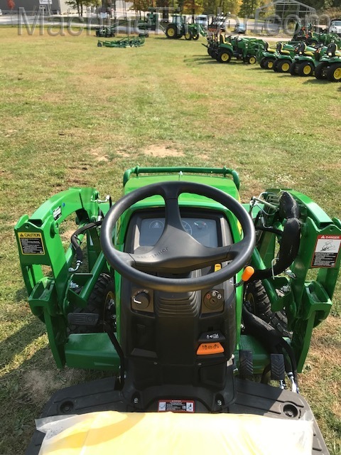2020 John Deere 1025R Image 10