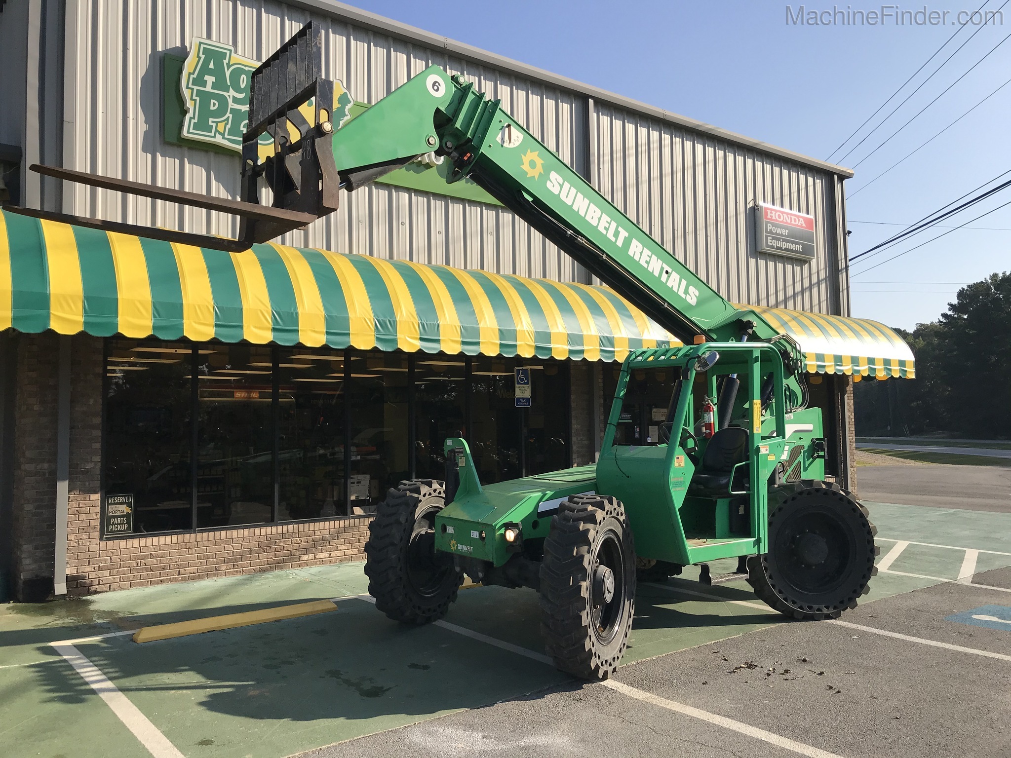 2013 Skytrak 6042 Image 6