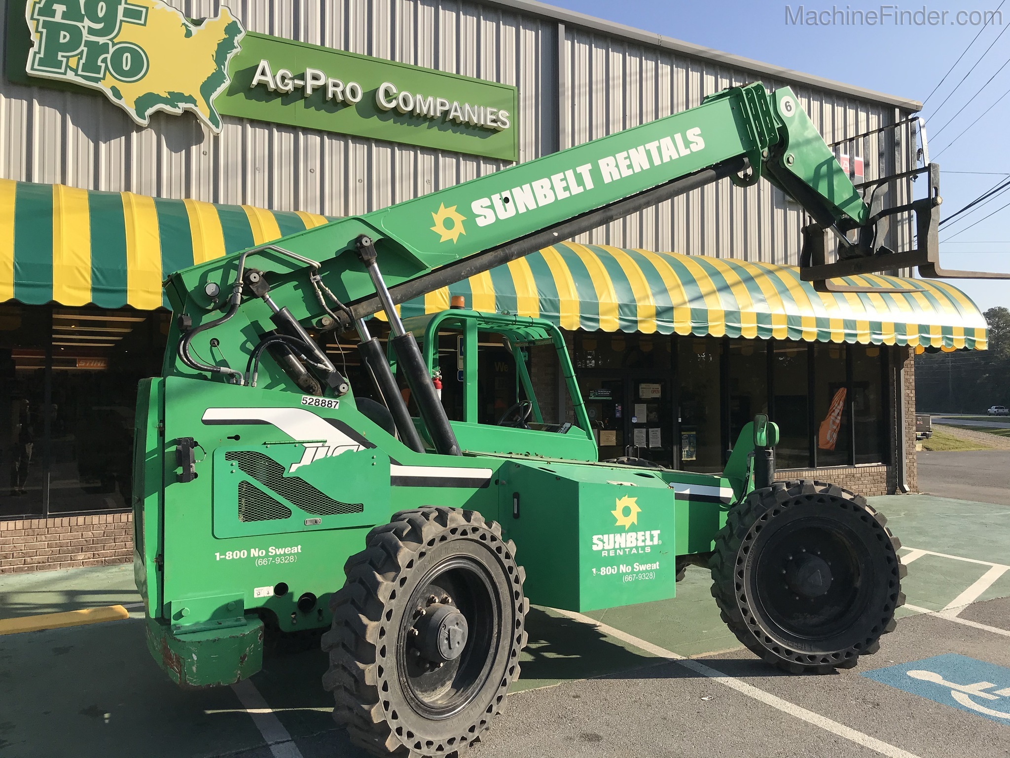 2013 Skytrak 6042 Image 3