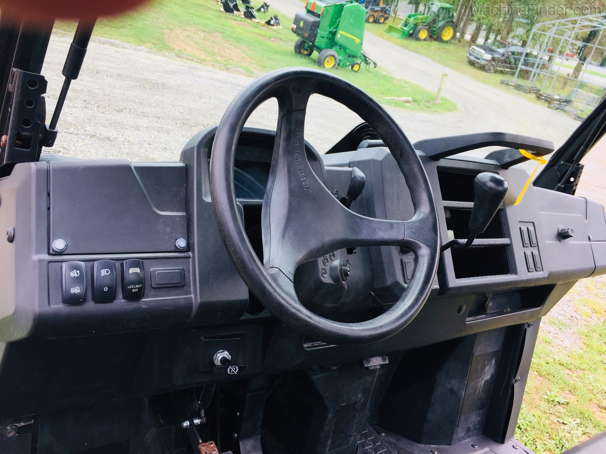 2020 John Deere XUV835M Image 4