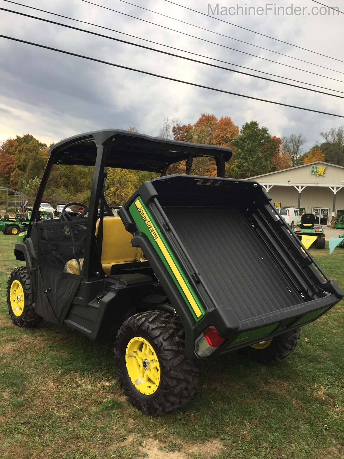 2020 John Deere XUV835M Image 1
