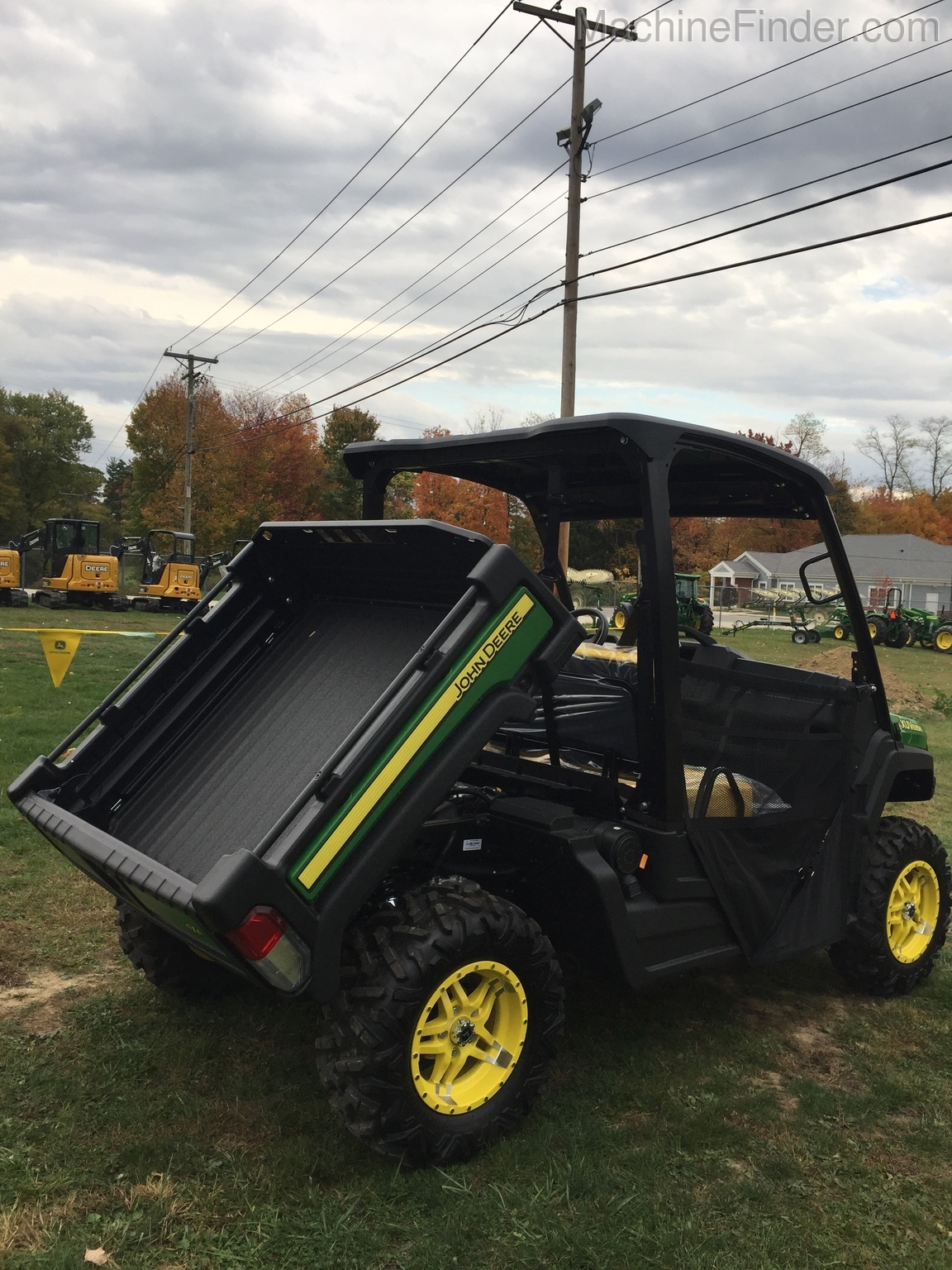 2020 John Deere XUV835M Image 2