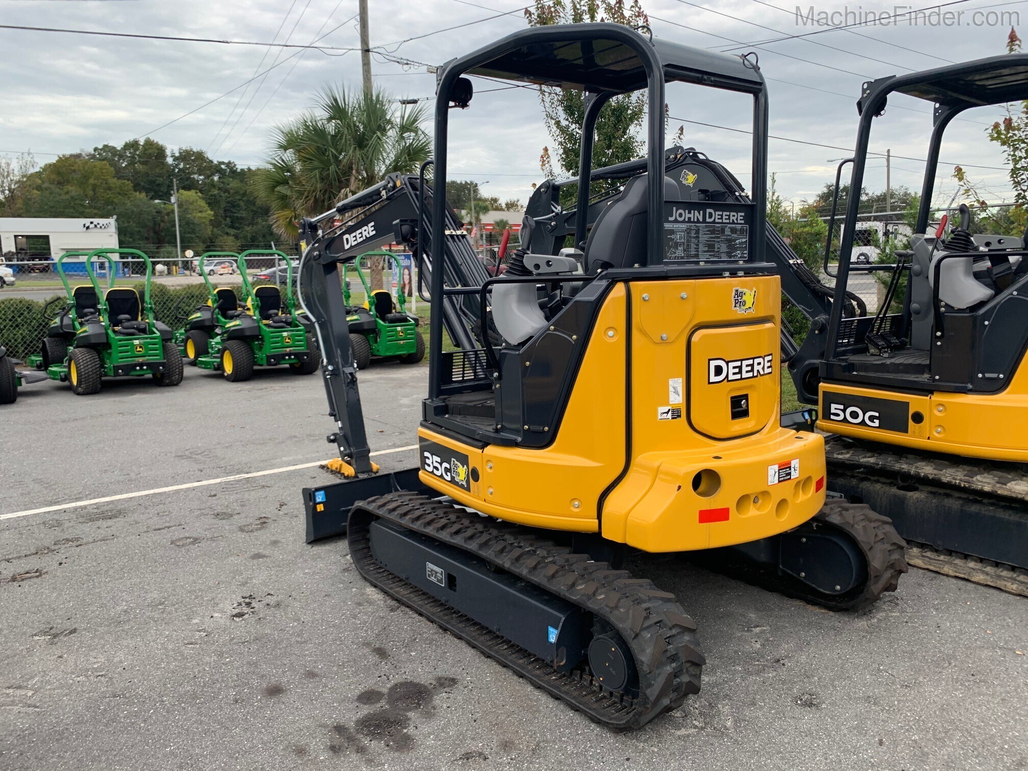 2020 John Deere 35G Image 3