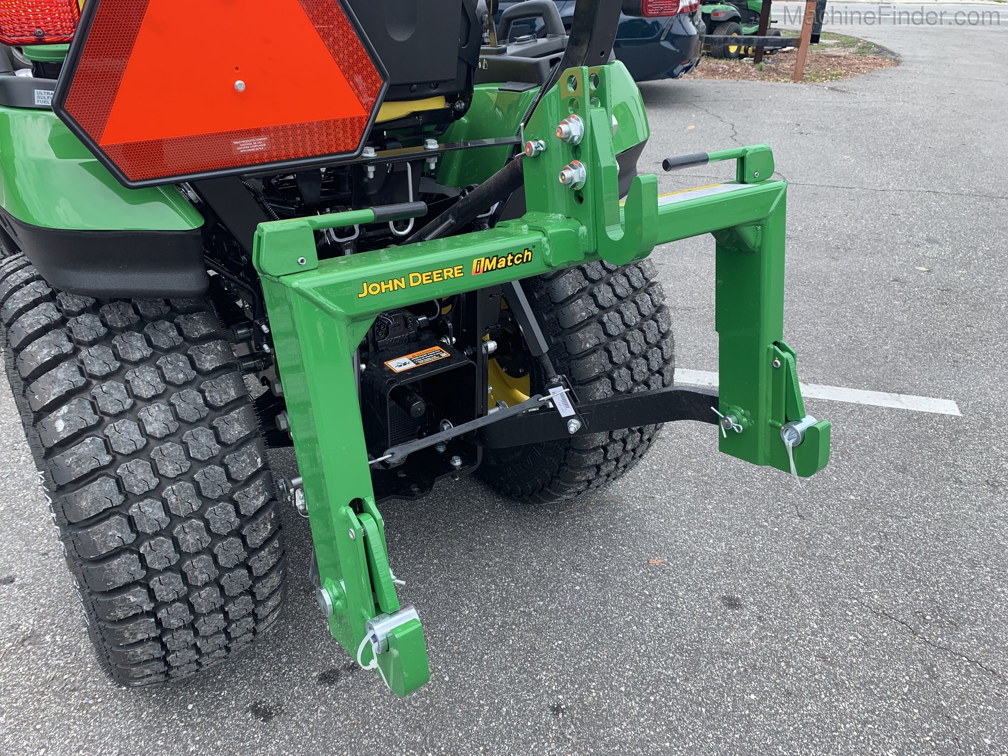2020 John Deere 2025R Image 3
