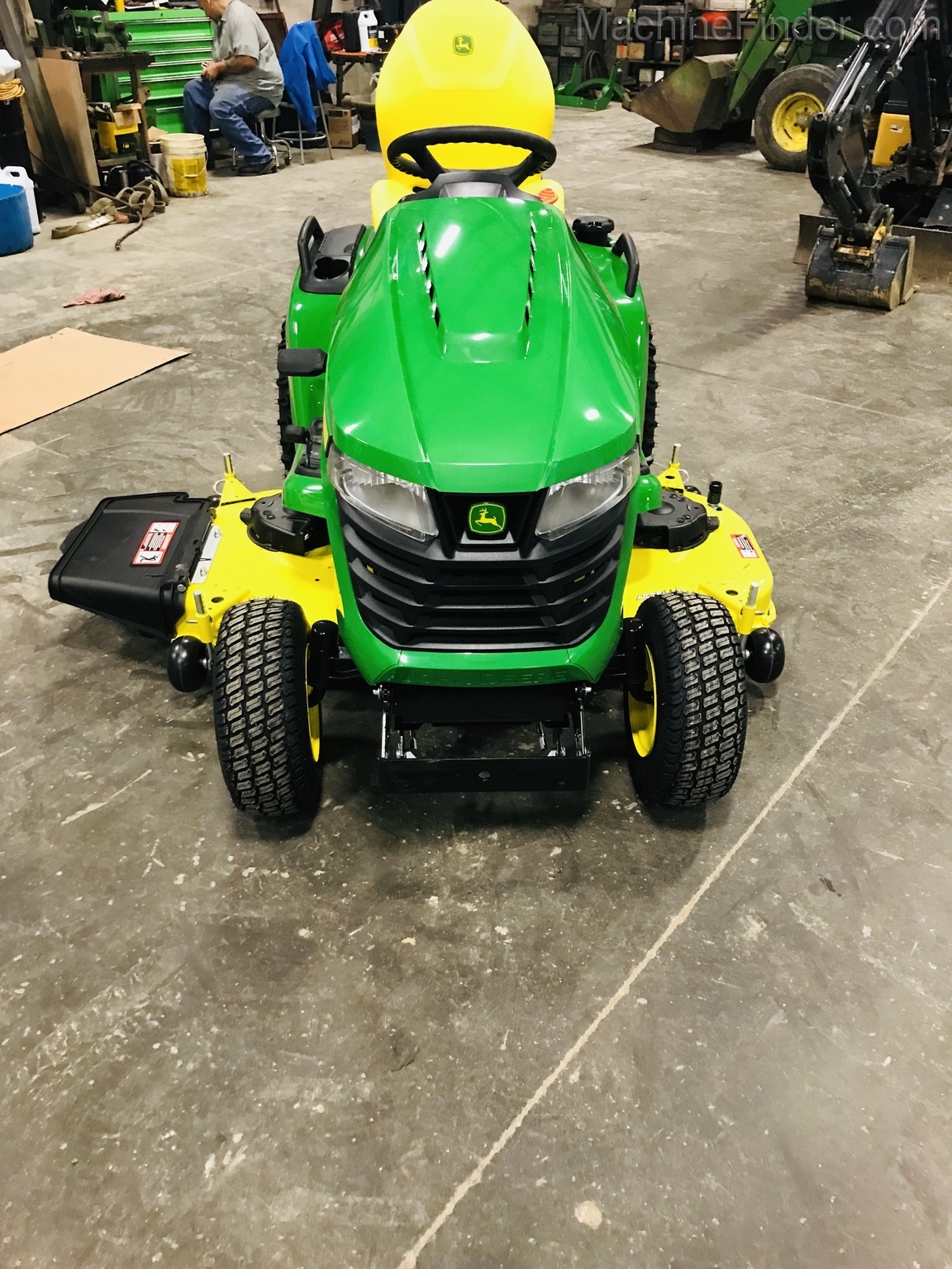 2021 John Deere X580 Image 2