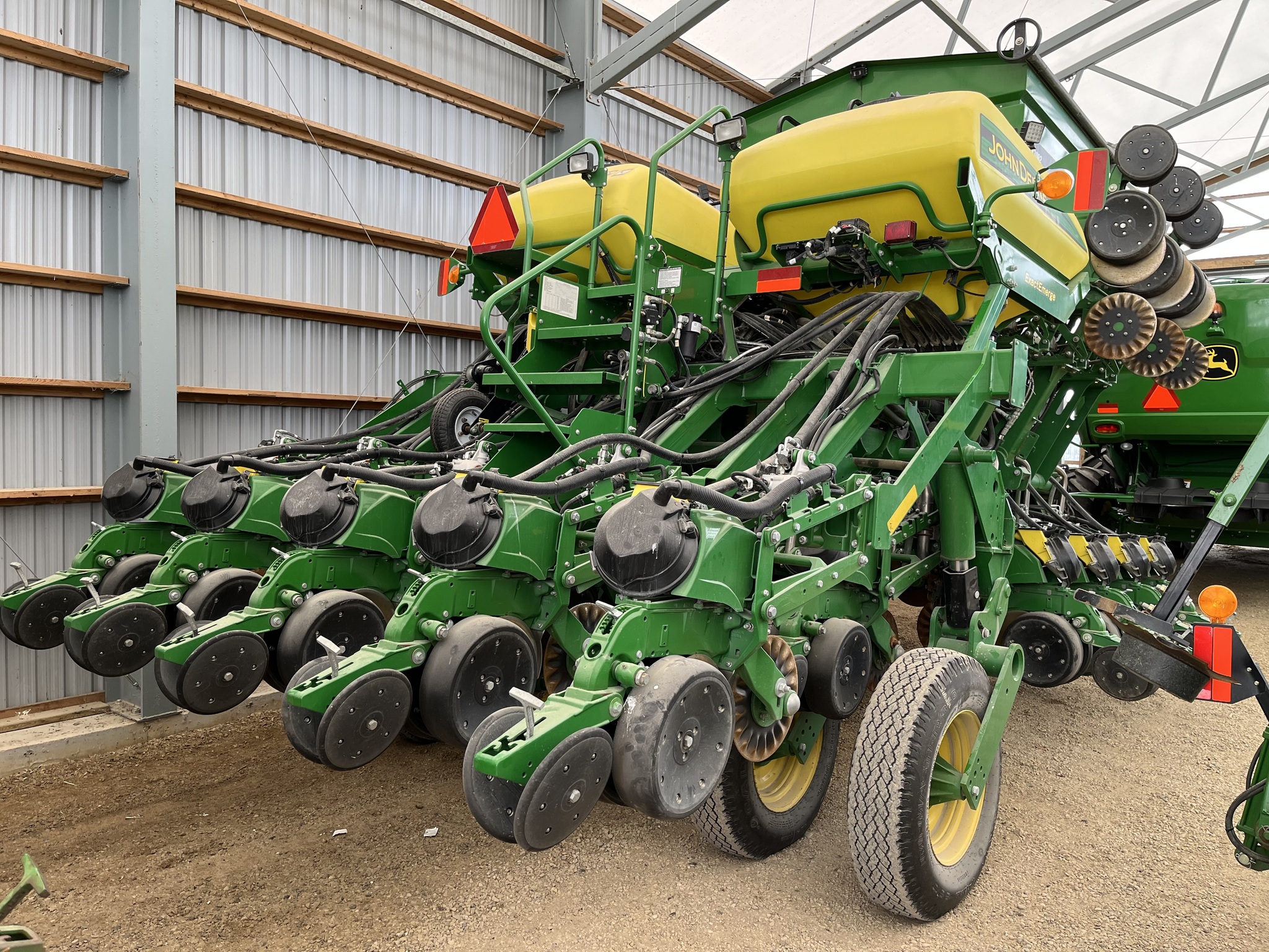 2016 John Deere 1795 Planters: Drawn
