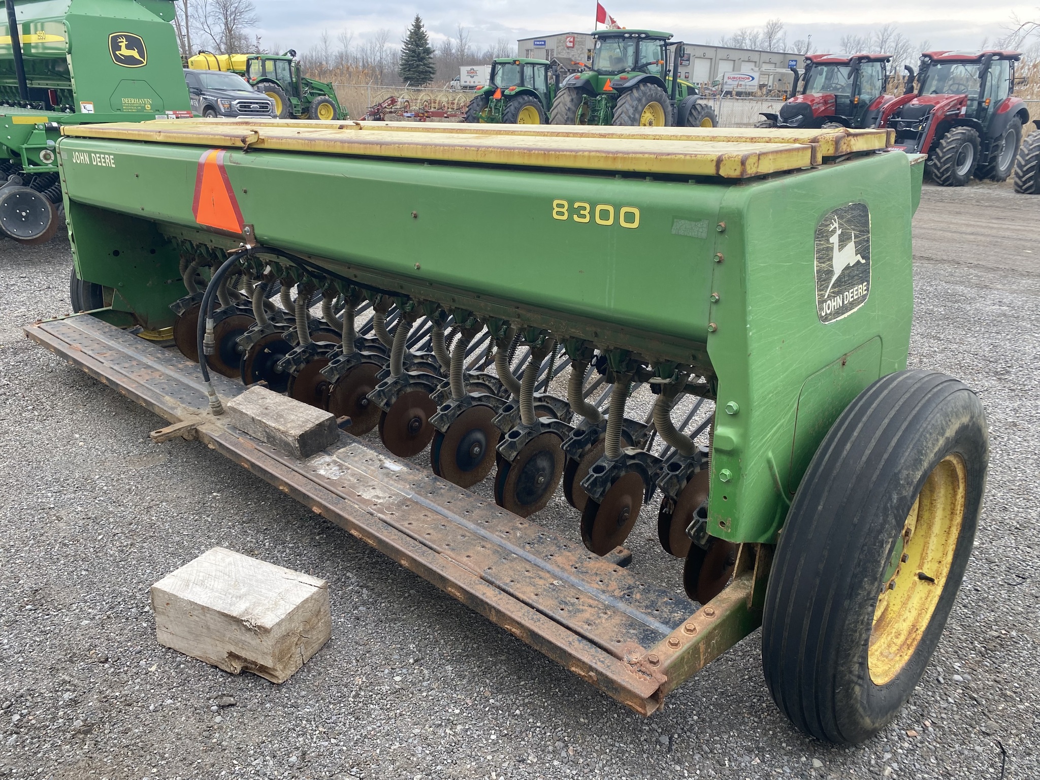 John Deere 8300 12ft SEED DRILL Image 3