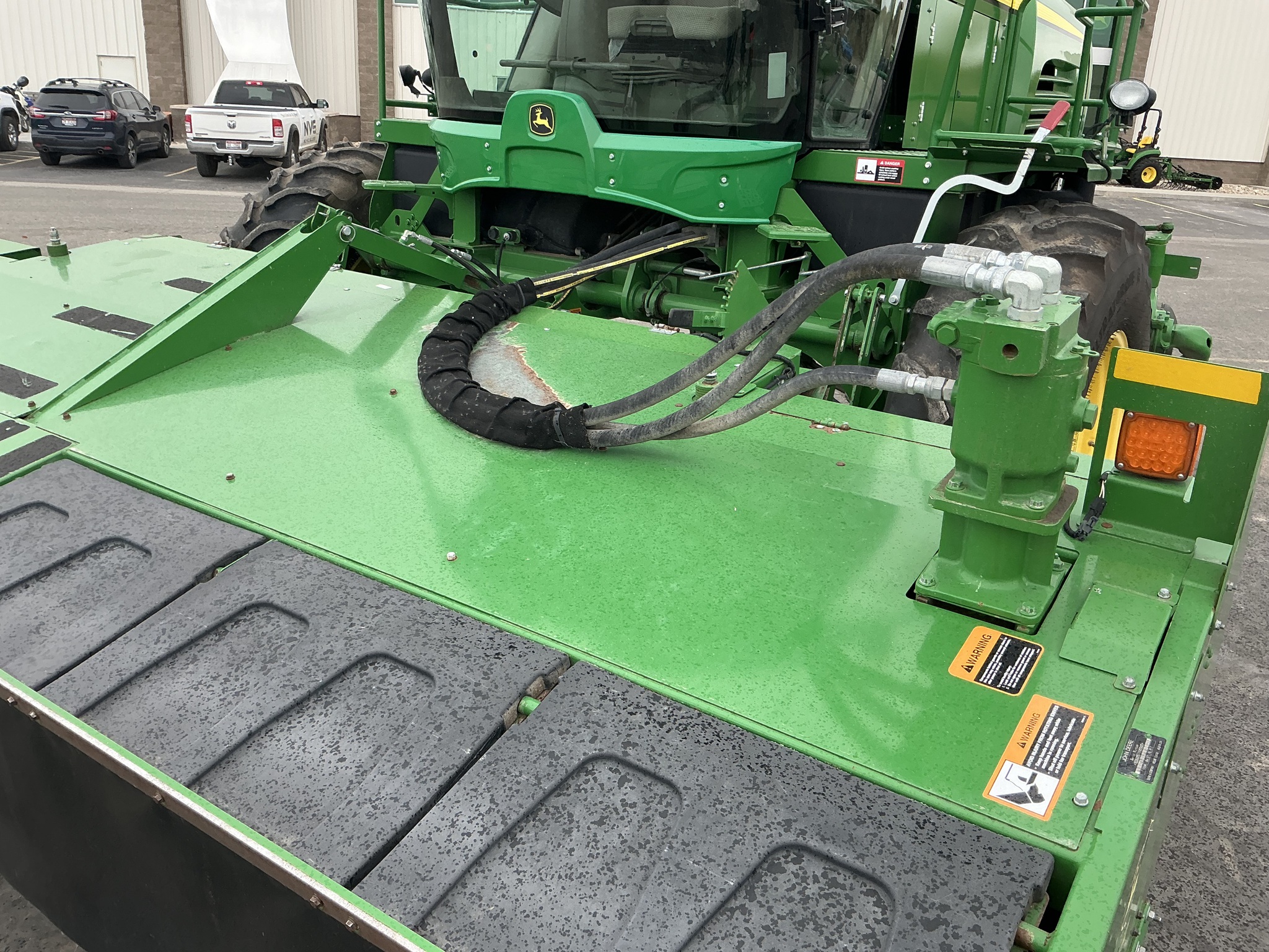 2019 John Deere W235 Image 10