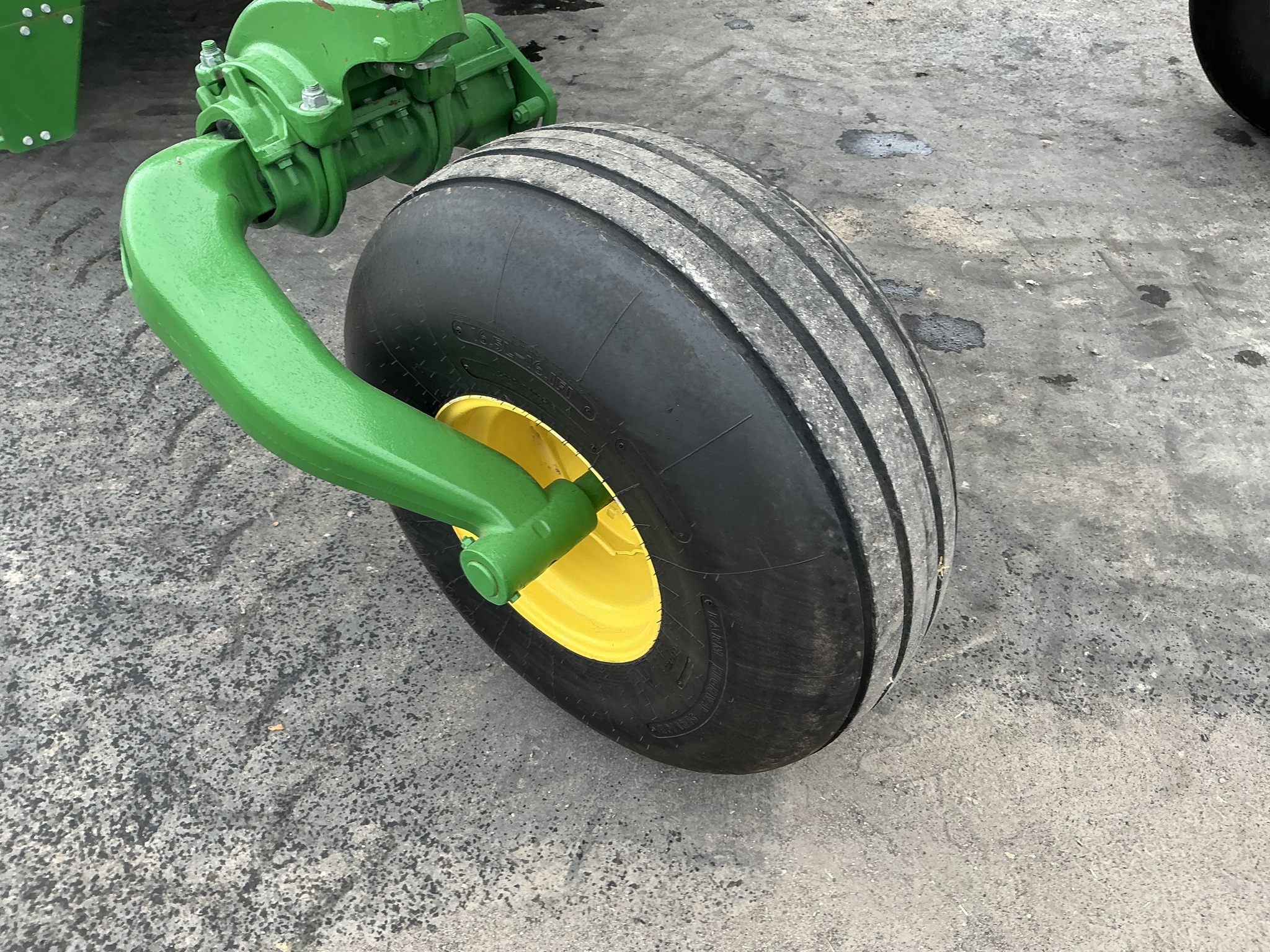 2019 John Deere W235 Image 21