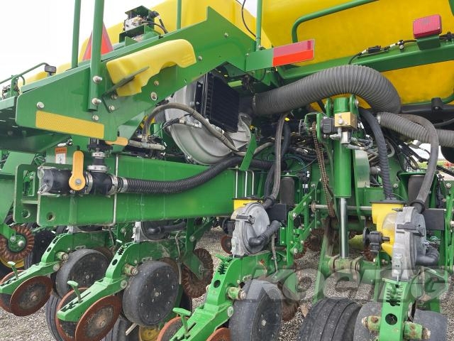 Used 2012 John Deere 1770NT CCS Planters: Drawn at Koenig Equipment in Richmond, IN - PhotoXL15