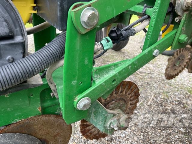 Used 2012 John Deere 1770NT CCS Planters: Drawn at Koenig Equipment in Richmond, IN - PhotoXL14