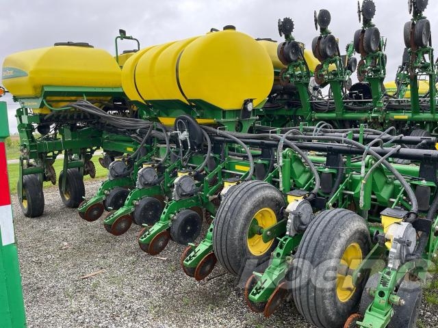Used 2012 John Deere 1770NT CCS Planters: Drawn at Koenig Equipment in Richmond, IN - PhotoXL3