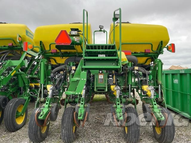 Used 2012 John Deere 1770NT CCS Planters: Drawn at Koenig Equipment in Richmond, IN - PhotoXL7