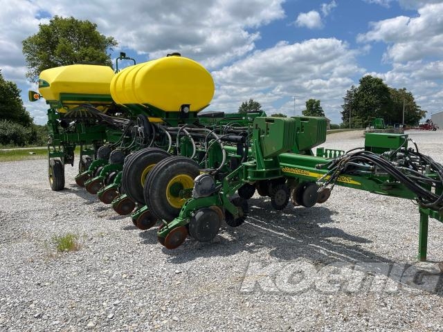 Used 2012 John Deere 1770NT CCS Planters: Drawn at Koenig Equipment in Richmond, IN - PhotoXL1