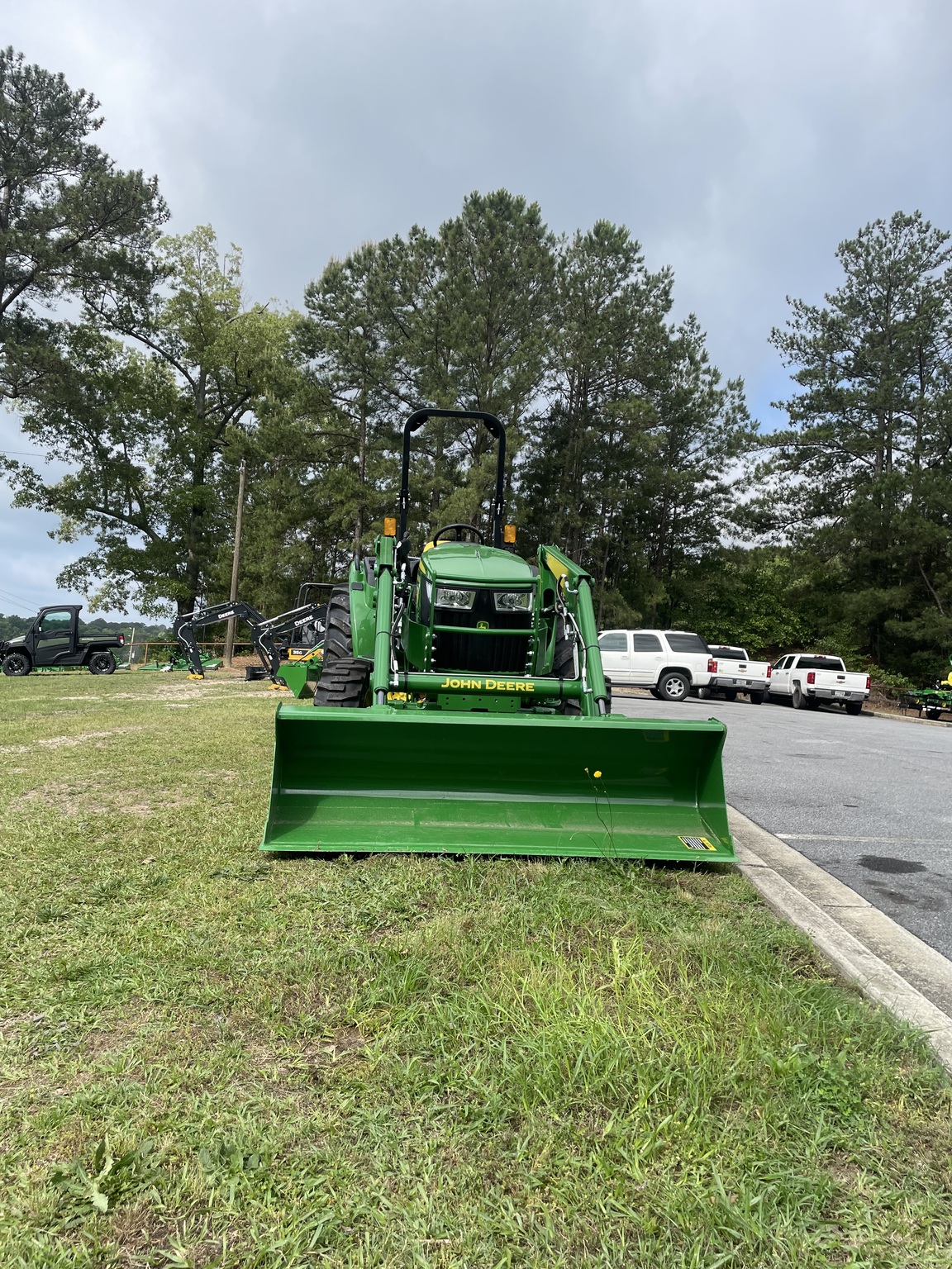 2023 John Deere 4066M Image 2